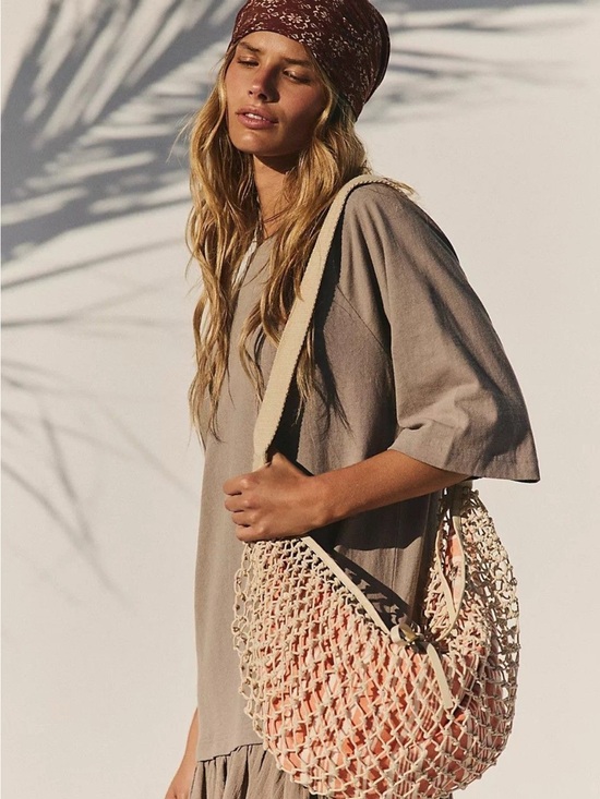 Free People Handbags - Free People Silver Springs Sling Bag Gorgeous Crocheted Bag with Coral Liner